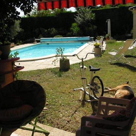 Villa Les Iris Sernhac Екстериор снимка