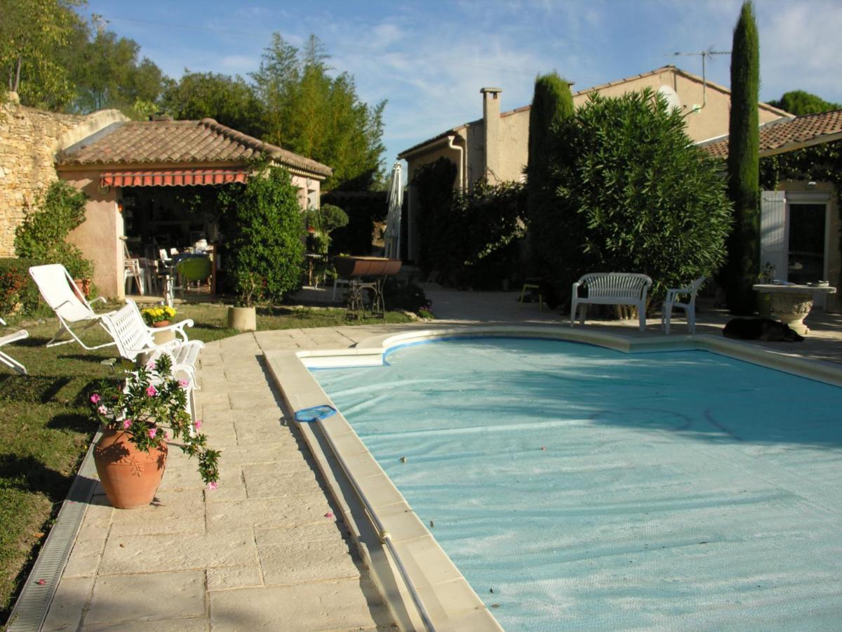 Villa Les Iris Sernhac Екстериор снимка