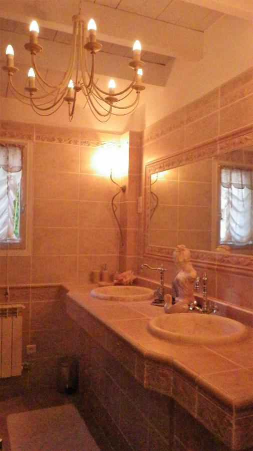 Villa Les Iris Sernhac Екстериор снимка